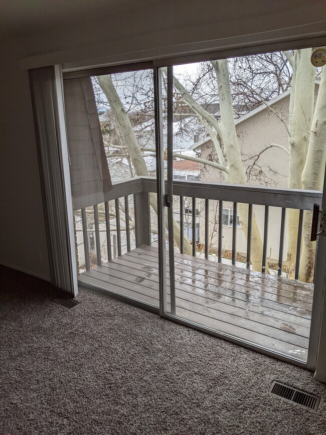 Balcony - 412 E 3400 S