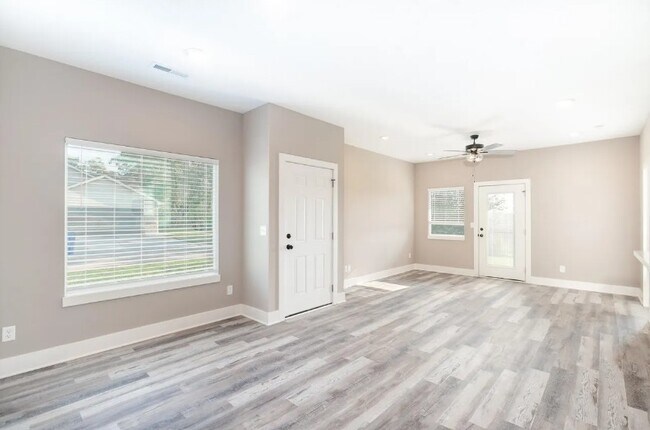 Foto del edificio - 4476 N Sandplum St