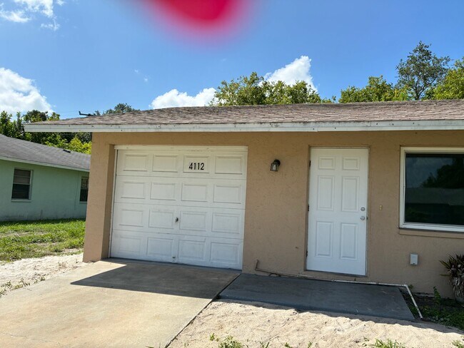 Foto del edificio - 4112 56th Ave Terrace E