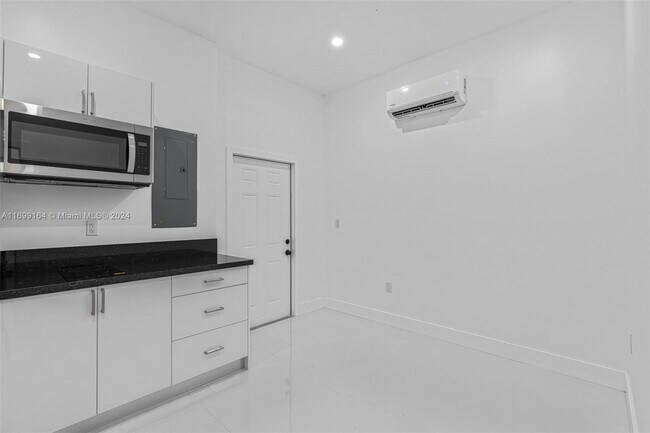 Foto del edificio - 9831 SW 213th St
