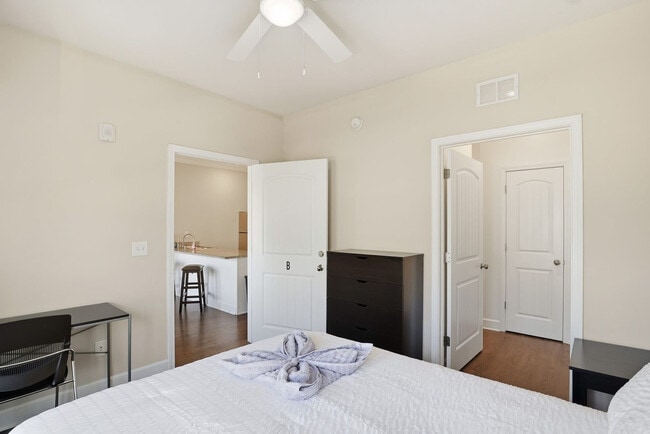 Foto del edificio - 205 Tiliwa Ct