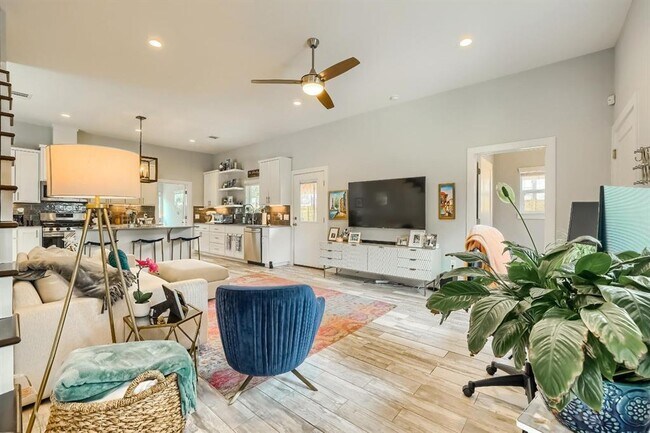 Foto del edificio - 7600 Carver Ave