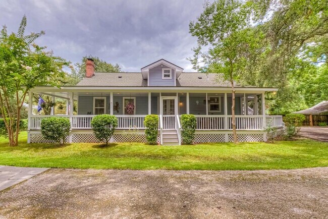 Vista desde la entrada (lateral de la casa) - 408 Woodland Shores Rd