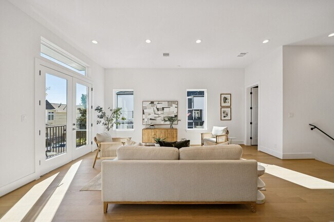 Foto del edificio - 1403 W 21st St
