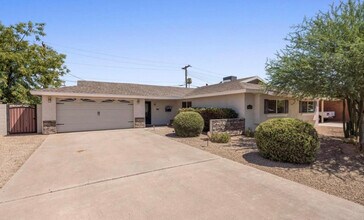 Building Photo - 8518 E Mariposa Dr