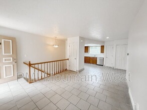 Building Photo - 142 N 200 W