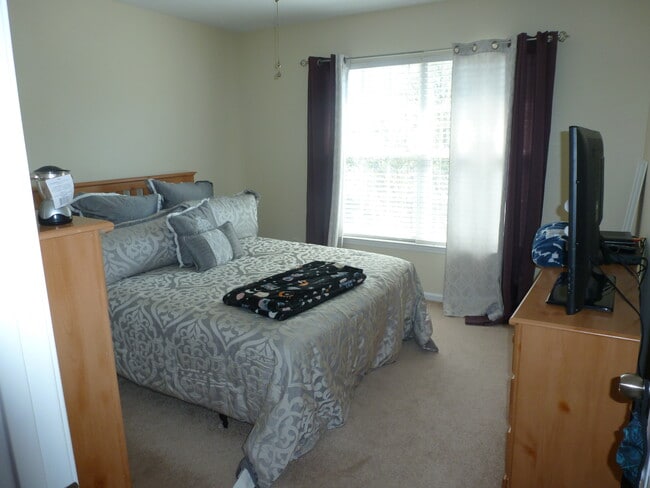 Building Photo - 107 Portland Falls Dr