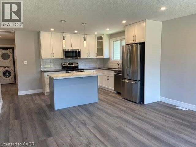 Building Photo - 38 Silver Aspen Crescent