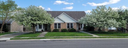 Building Photo - 470 Yale Dr