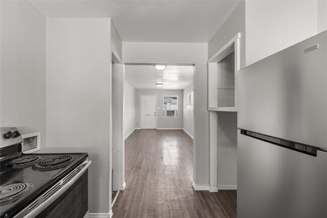 Foto del edificio - 5706 Pickfair St