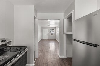 Building Photo - 5706 Pickfair St