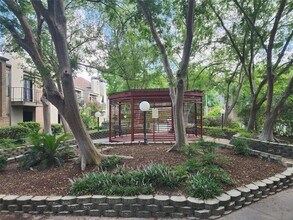 Building Photo - 10811 Richmond Ave.