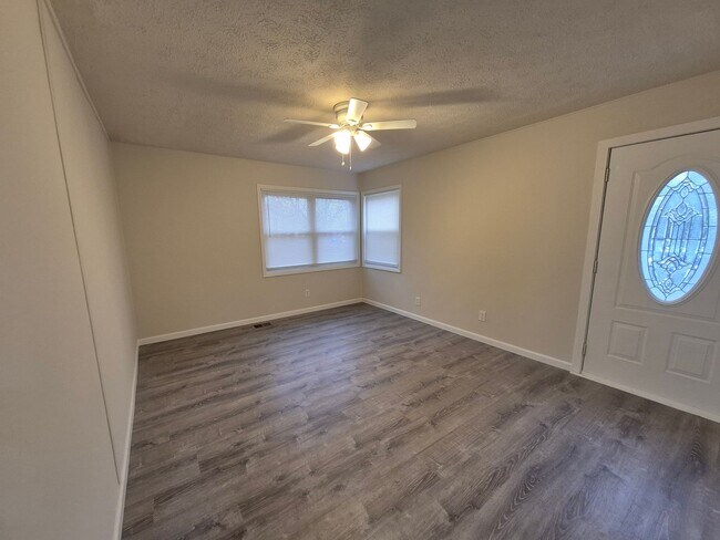 Foto del edificio - A must see 3-bedroom home!!