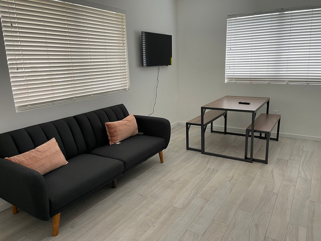 Foto principal - 1000 Meridian Ave