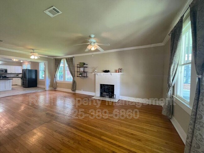 Foto del edificio - 1836 Oleander St