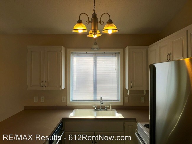 Building Photo - 4 br, 2 bath House - 1014 13th Avenue S