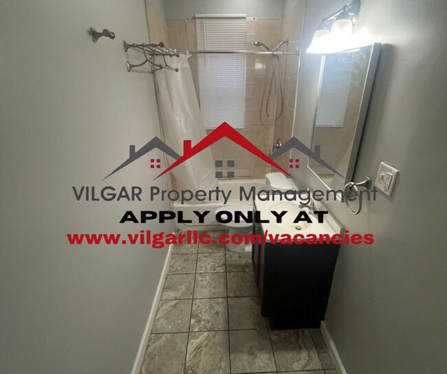 Building Photo - 913 W 144th