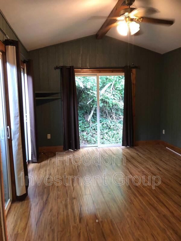 215 S Cedar St, Maryville, TN 37803 Condo for Rent in Maryville, TN