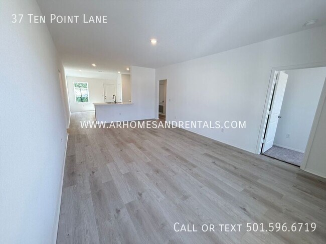 Foto del edificio - 37 10 Point Ln