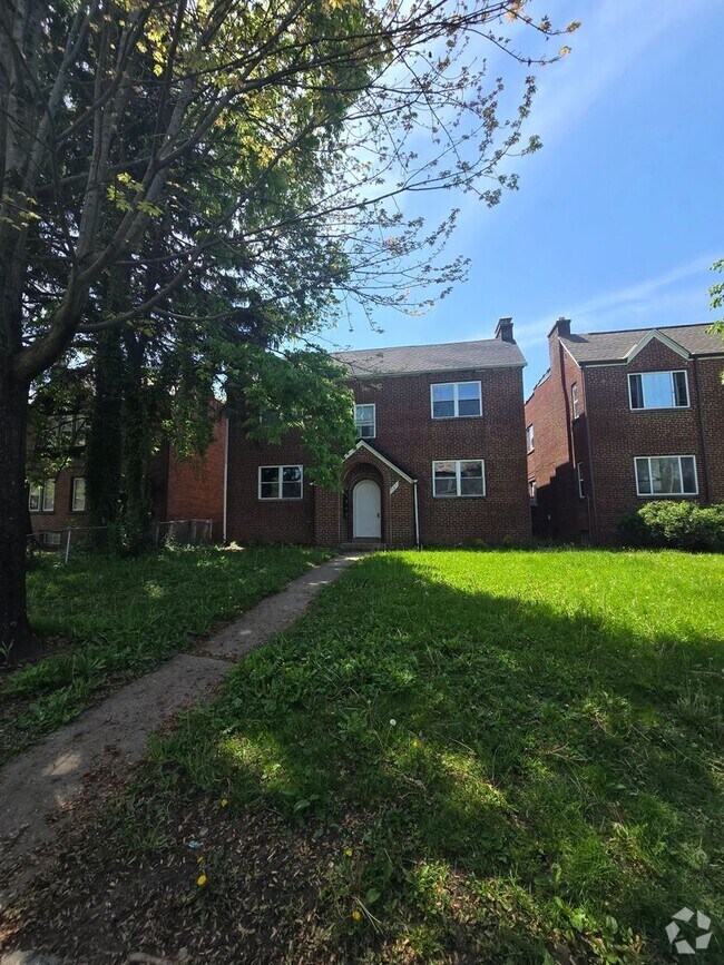 Building Photo - 987 Lilley Ave