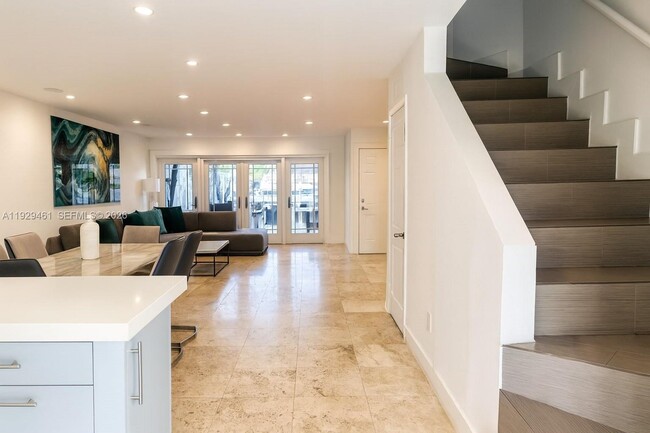 Building Photo - 1987 NE 123rd St