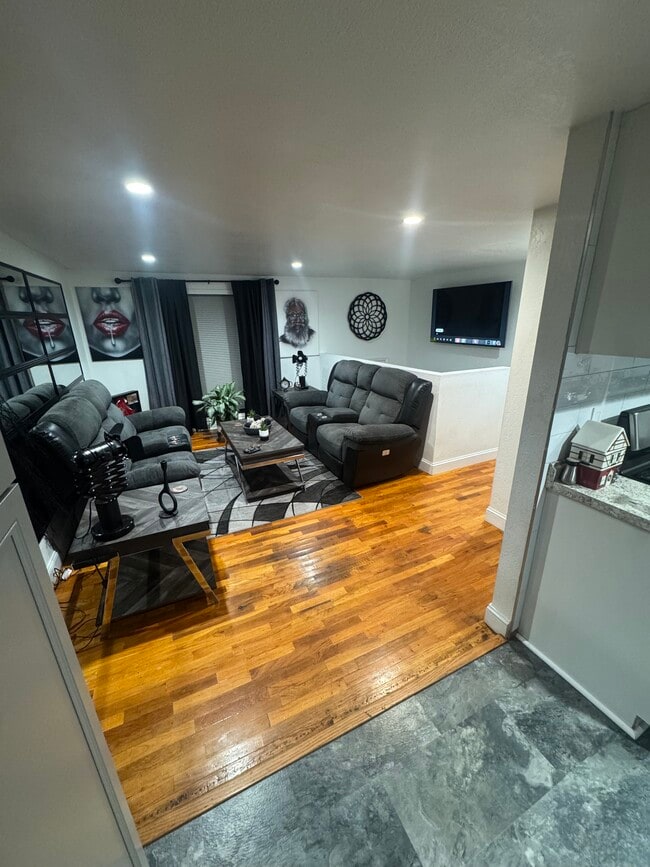 Living-room - 1728 Beacon Dr