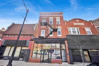 Building Photo - 2545 W North Ave