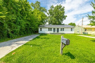 Building Photo - 5107 Sunbeam Ave