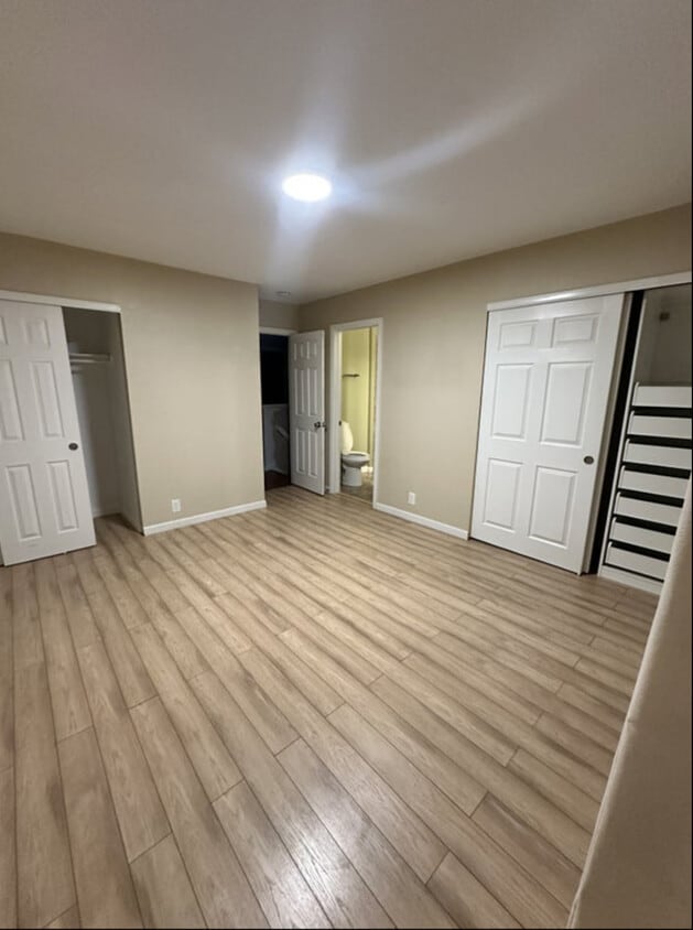 Foto principal - 273 S Newark Cir