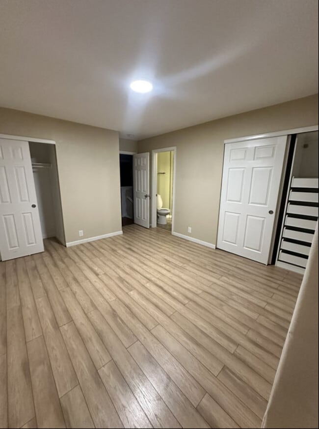 Building Photo - 273 S Newark Cir