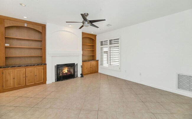 Foto del edificio - 229 W Portland St