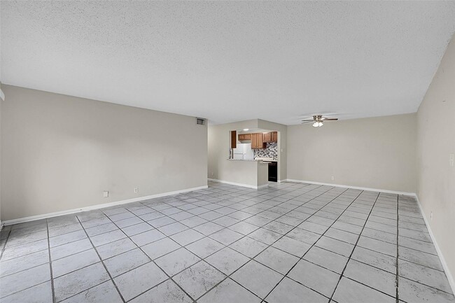 Foto del edificio - 11607 NW 29th St