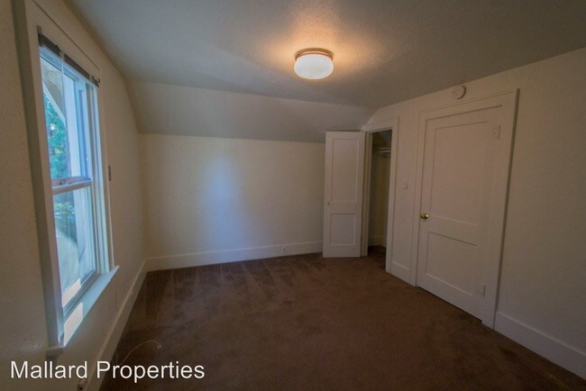 Building Photo - 5 br, 3 bath House - 1471 Villard St.