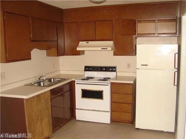 Foto del edificio - 224 Royal Forest Ct