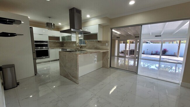 Foto del edificio - 1705 SW 102nd Ct