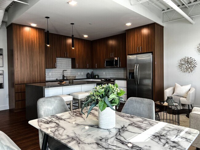 Foto del edificio - 2bd/2ba Newly Renovated Louisville Loft