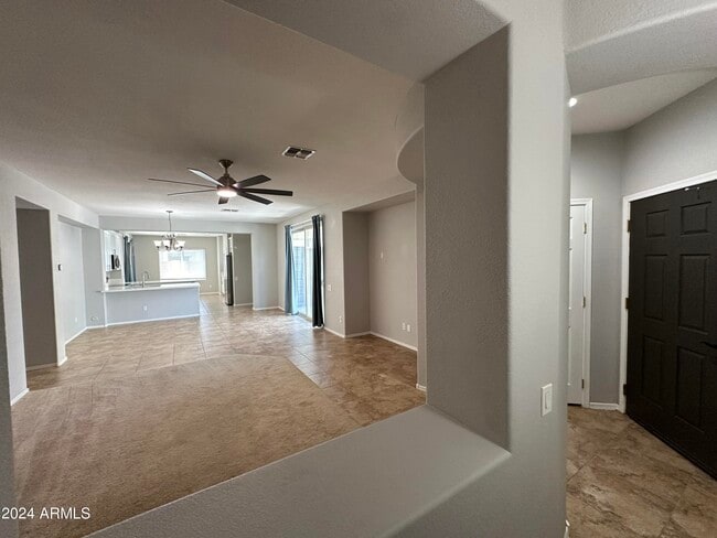 Foto del edificio - 885 E Cherry Hills Dr
