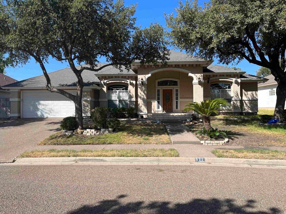 511 Finch Ln, Laredo, TX 78045 House Rental in Laredo, TX