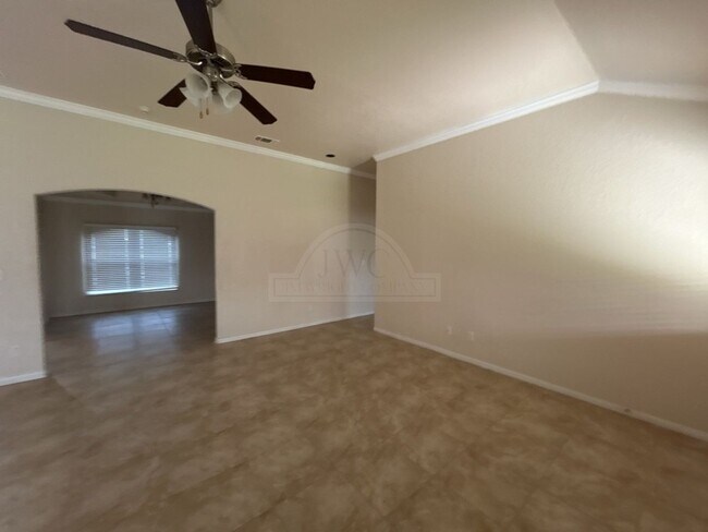 Building Photo - 710 Aries Ave