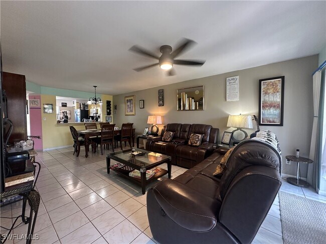 Foto del edificio - 1448 Churchill Cir