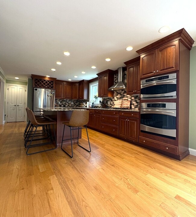 Building Photo - Impressive and meticulously maintained 4 bedroom Single Family Home in Tewksbury, MA