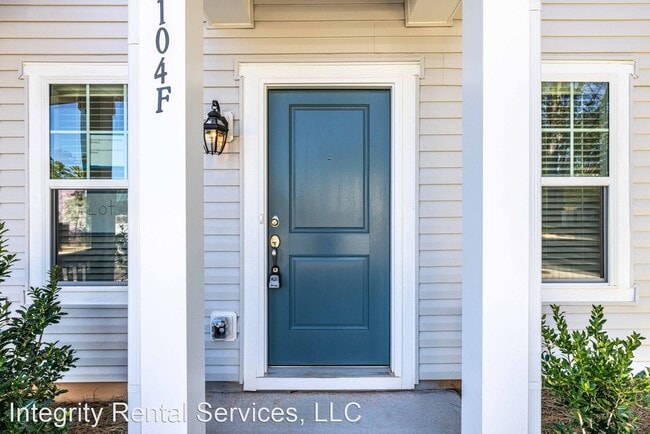 Building Photo - 2 br, 2.5 bath House - 104 Grover Court  U...