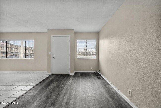 Building Photo - 1858 Park Cir Dr