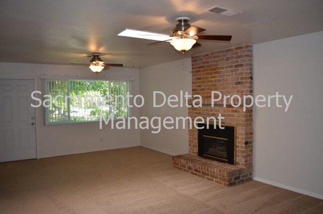 Building Photo - 6229 Shenandoah Dr