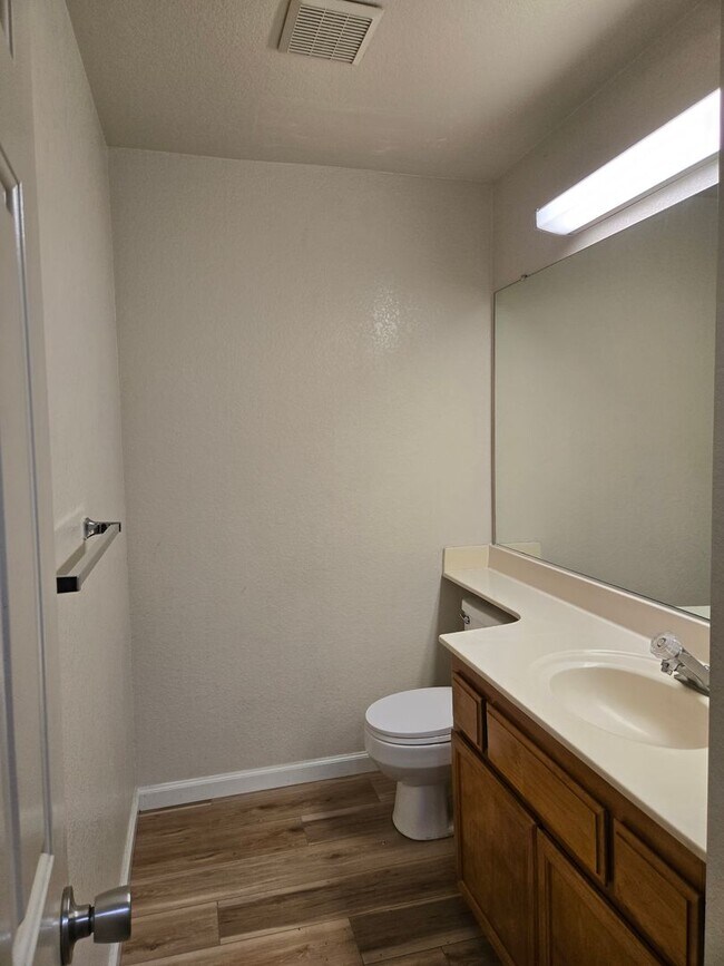 Foto del edificio - 1923 Glen Ridge Dr