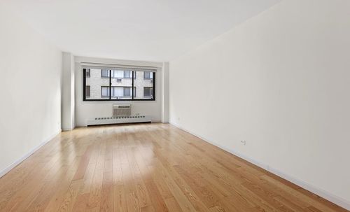 Primary Photo - 36 W 16th St