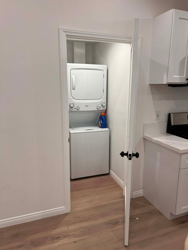 Equipped with washer and dryer - 16066 Bahama St