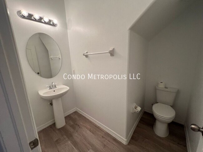 Foto del edificio - 1401 Priory Cir
