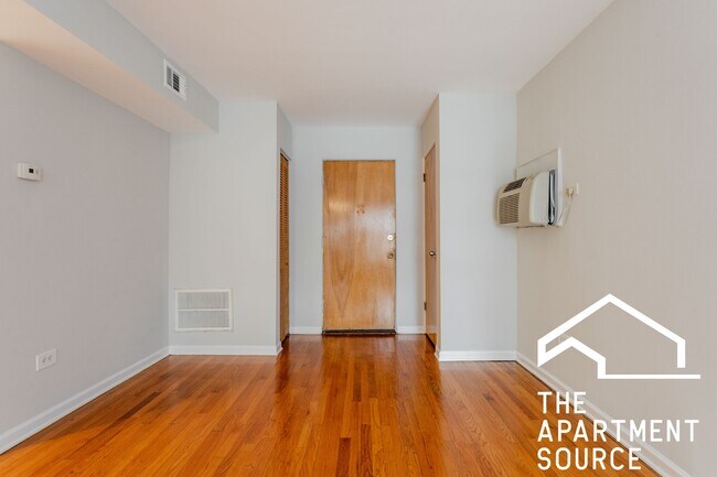 Foto del edificio - 6535 N Mozart St