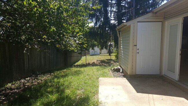 Building Photo - 3441 Royal Wood Rd